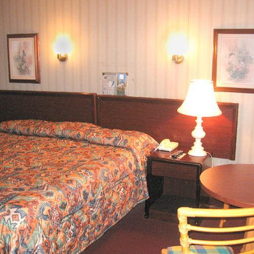 Budget Inn Lynchburg And Bedford Goode Kamer foto