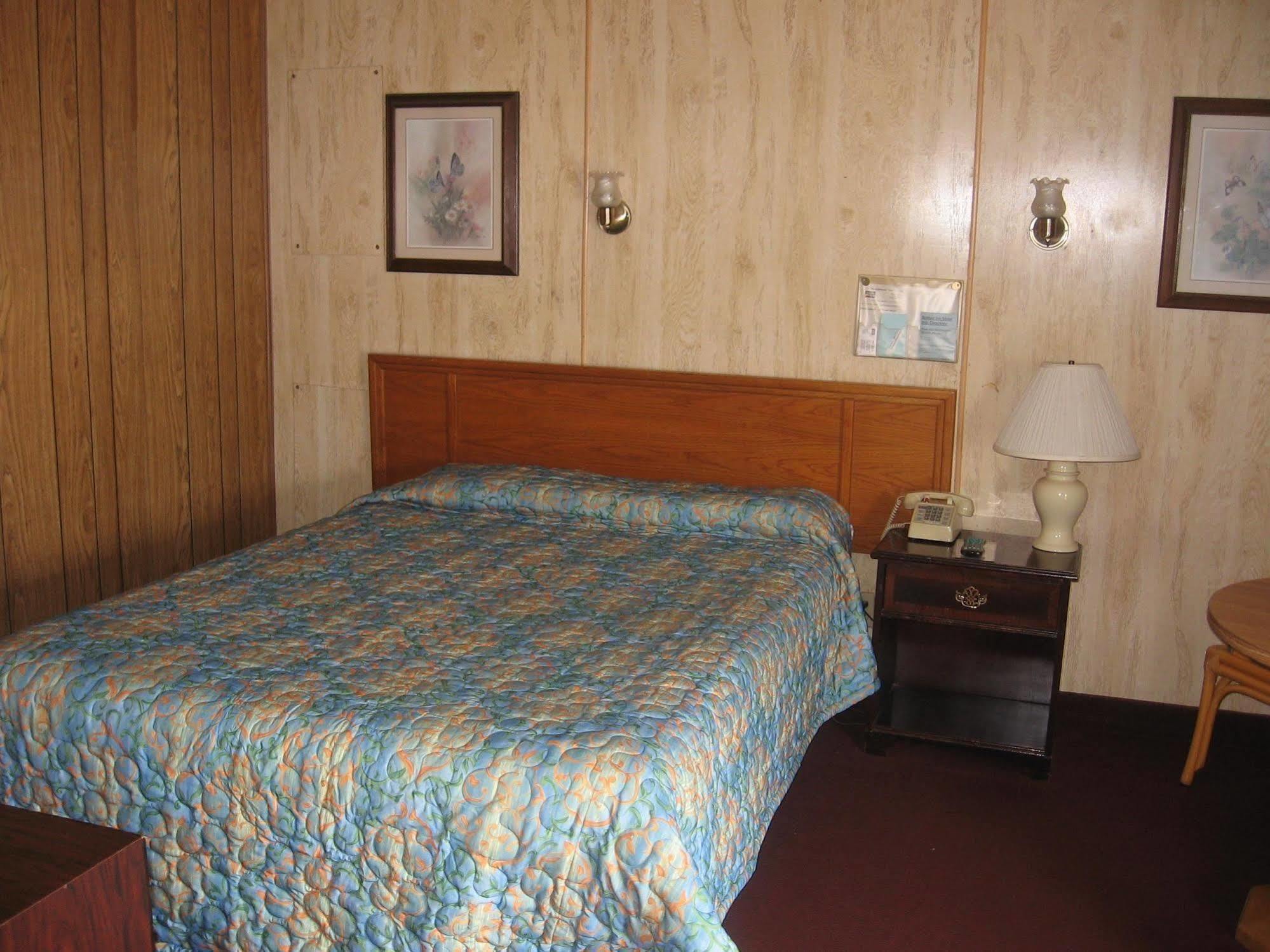Budget Inn Lynchburg And Bedford Goode Kamer foto